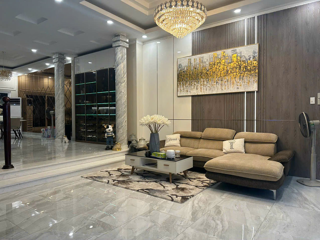 Biệt thự 3 lầu (6,4x18-nở hậu) 5 phòng master, n.thất c.cấp, hẻm xe hơi khu cao cấp Võ Thị Sáu, Q.1